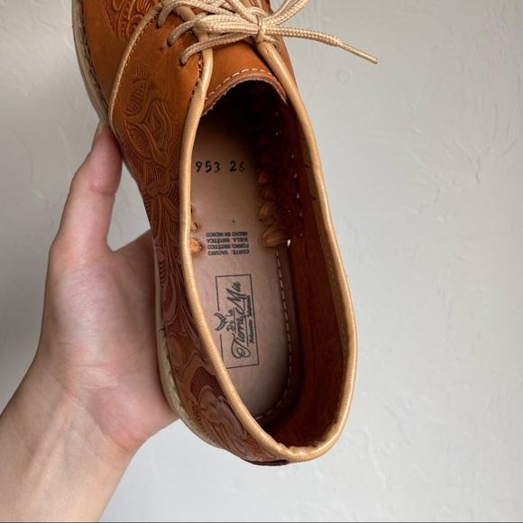 de la tierra mia floral embossed shoes - Picture 6 of 6